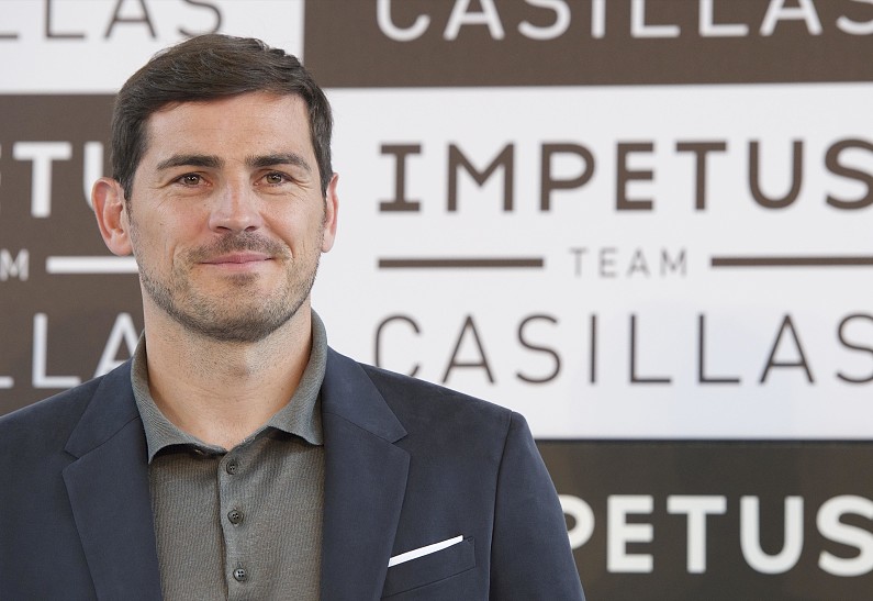 Звезда испанского футбола Икер Касильяс стал отцом во второй раз