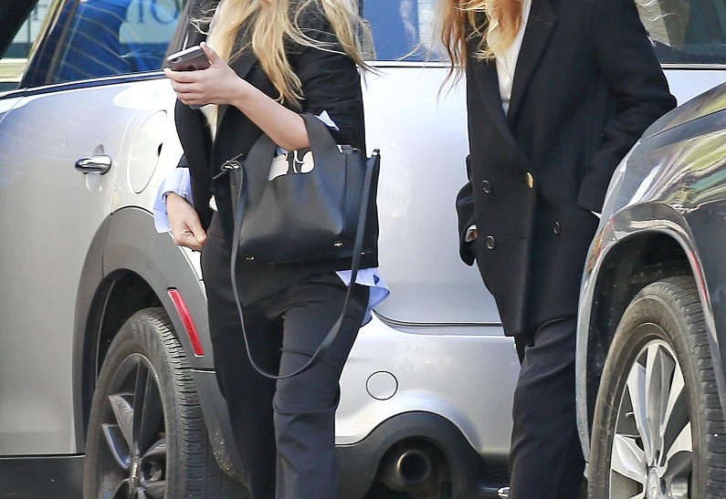 Звездный стиль: что и как носят сестры Олсен