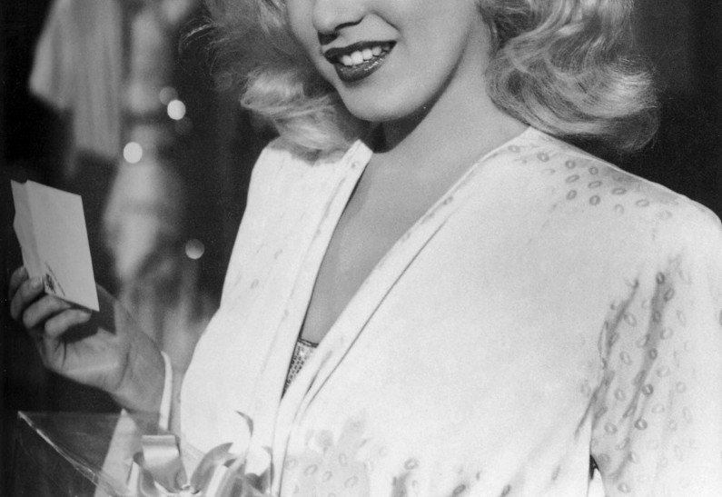 Локоны Мэрилин Монро выставят на аукционе