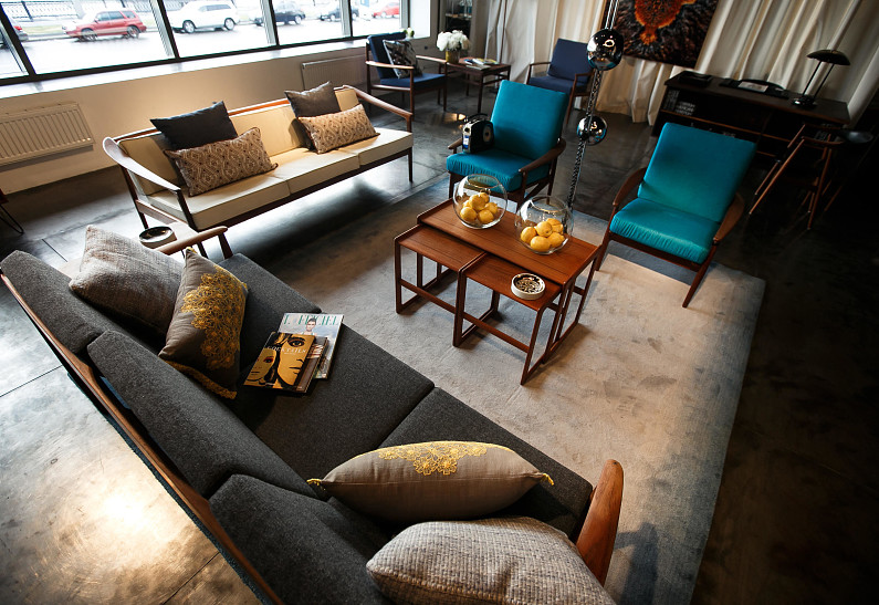 В Москве открылся корнер винтажной мебели Mid-century Hub