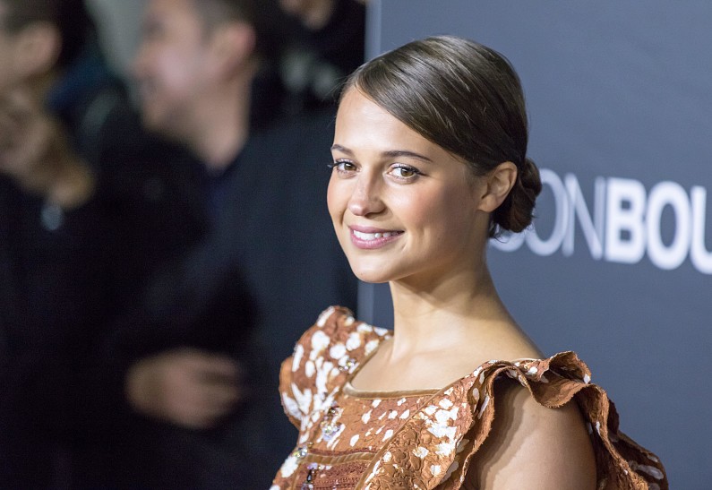 Стала известна дата выхода новой «Лары Крофт» с Алисией Викандер