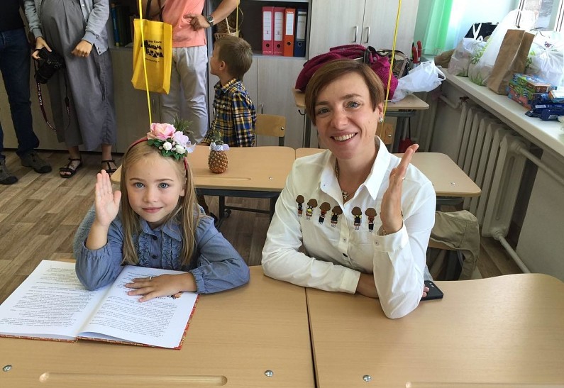 Тутта Ларсен, Екатерина Климова, Баста и другие звезды отвели детей в школу (ФОТО)