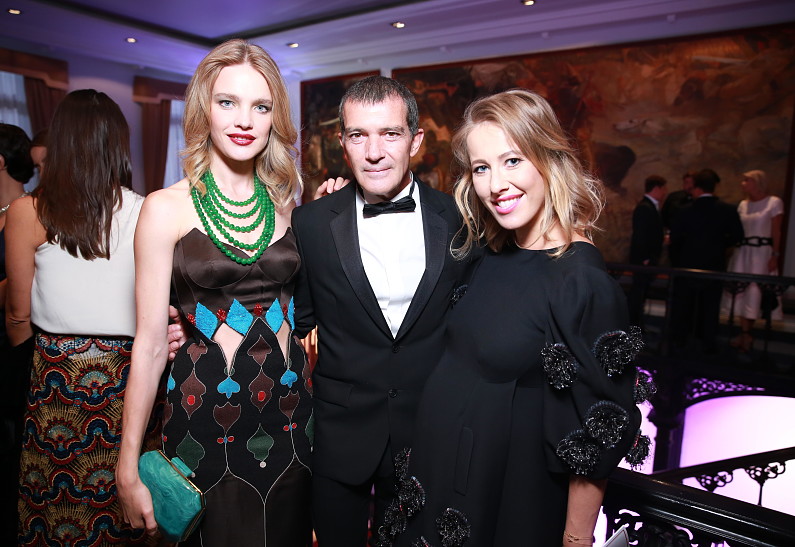 Антонио Бандерас, Наталья Водянова, Ксения Собчак на благотворительном вечере в Москве (ФОТО)