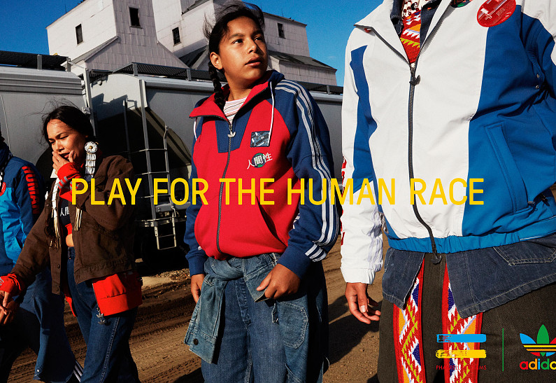 Фаррелл Уильямс и adidas представили коллекцию одежды, посвященную гуманности и человечности