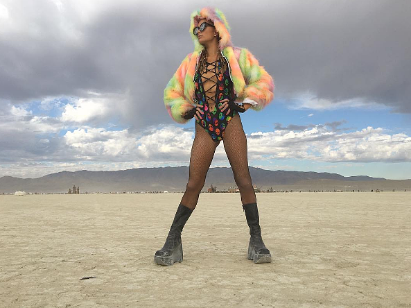 Пэрис Хилтон, Кэти Перри и другие на фестивале Burning Man