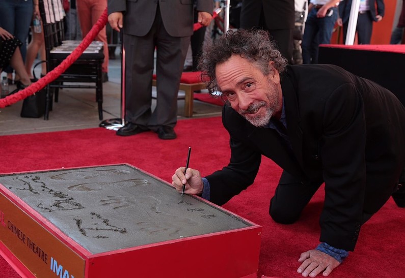 Тим Бёртон оставил отпечатки рук на голливудской Аллее славы