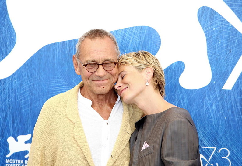 Андрею Кончаловскому вручили Европейскую медаль толерантности