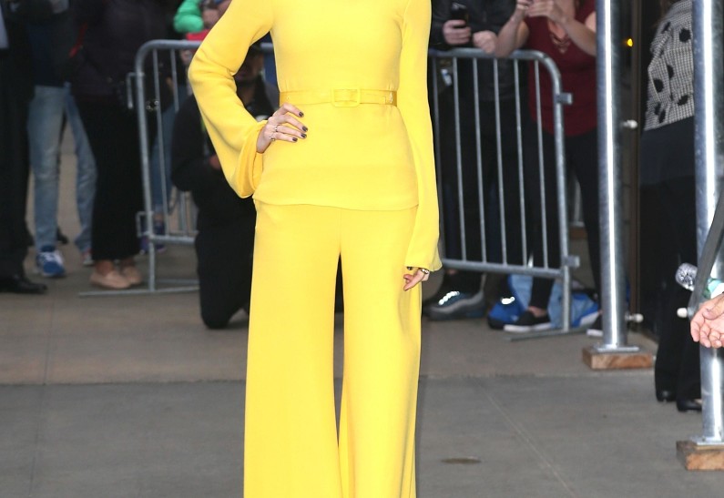 5 самых разных образов Блейк Лайвли (за один день)