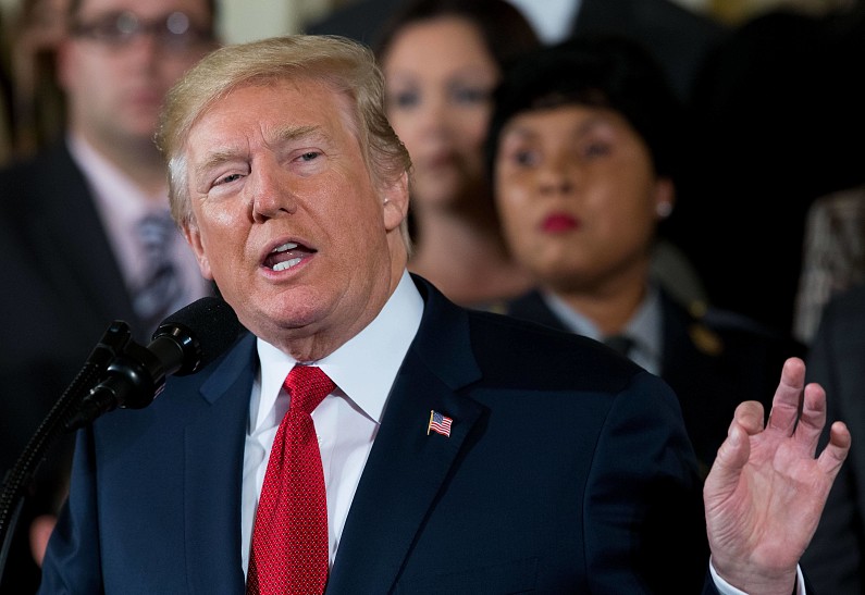 Ошибочка вышла: Дональд Трамп поздравил с днем рождения не того человека