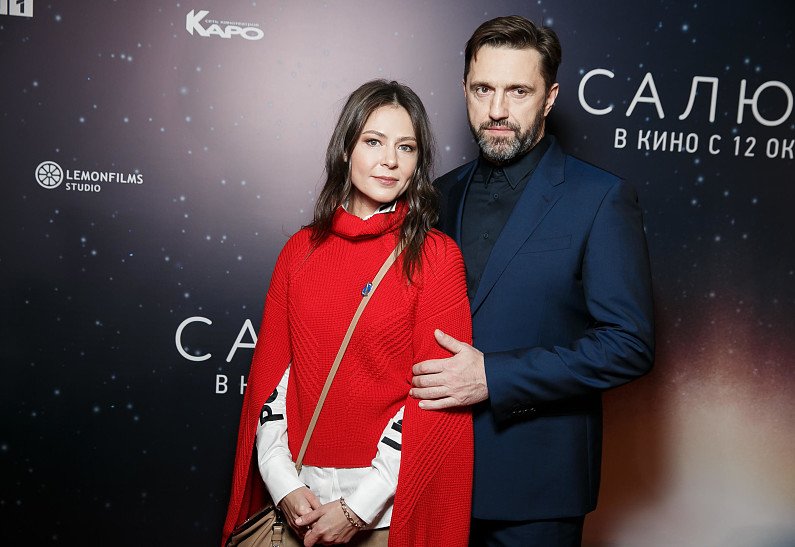 Владимир Вдовиченков и Елена Лядова блеснули на премьере фильма «Салют 7»
