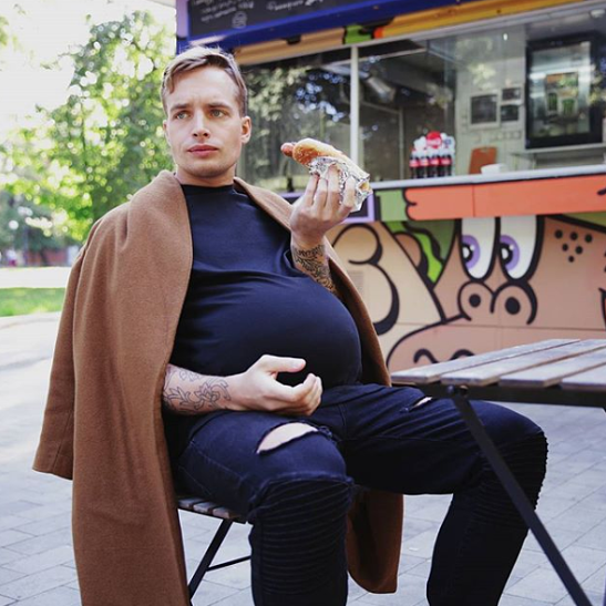 В Instagram появился первый в мире беременный мужчина