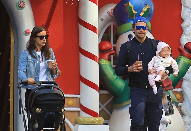 Сладкая парочка: Ирина Шейк и Брэдли Купер на прогулке с дочерью Леей