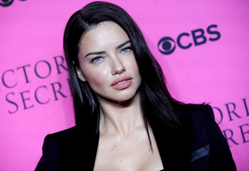 Адриана Лима больше не будет раздеваться для съемок