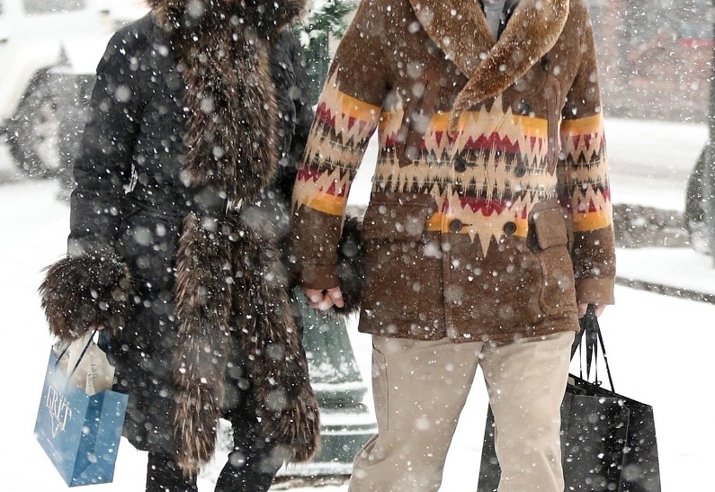 Любовь как в кино: Курт Рассел и Голди Хоун на шопинге в Аспене