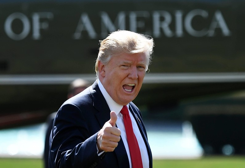 Снова облажался: звезды высмеяли Дональда Трампа за очередной нелепый твитт