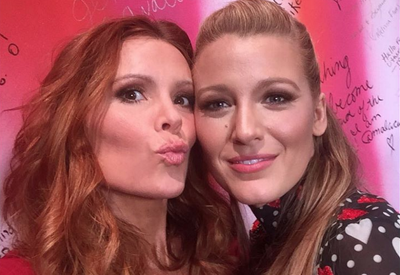 Прекрасные дамы: Блейк Лайвли на вечеринке с сестрой и мамой (ФОТО)