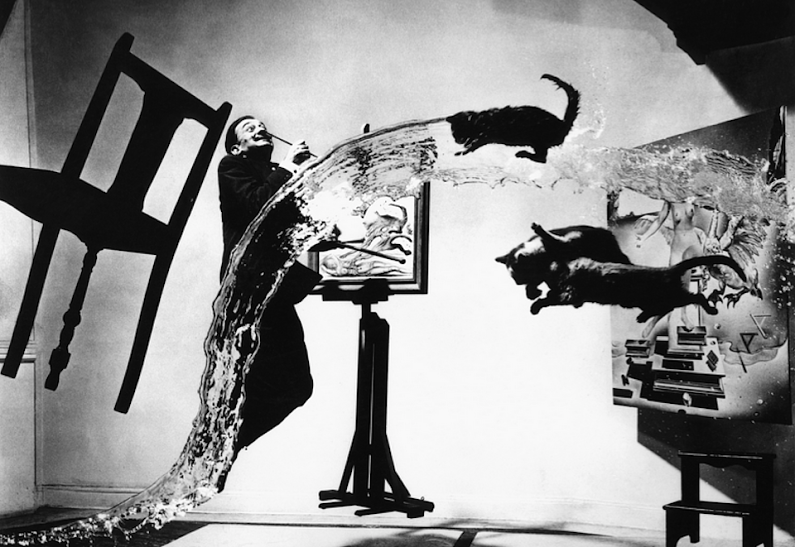 Одри Хепберн, Сальвадор Дали и другие в прыжке: в Москве пройдет выставка фотографа Филиппа Халсмана