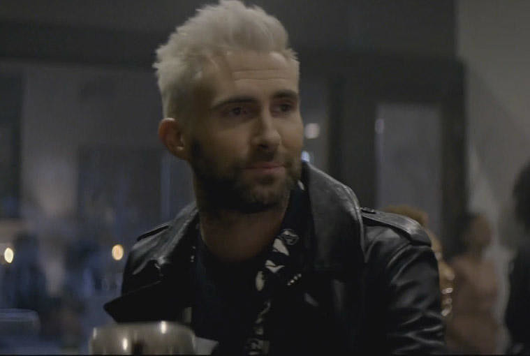 Жена Адама Левина снялась в провокационном клипе Maroon 5