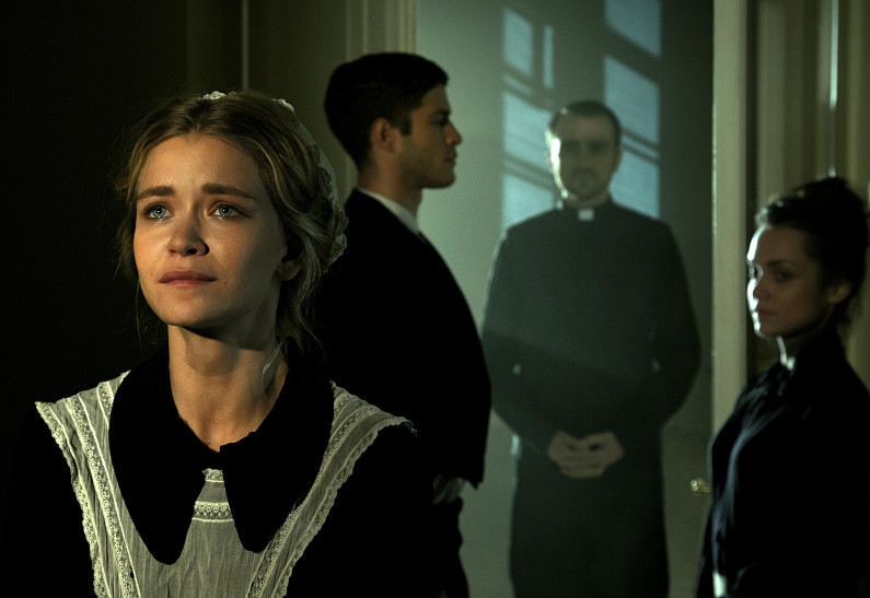 Иммерсивный спектакль «Вернувшиеся» останется в Москве до конца мая