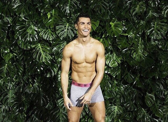 Криштиану Роналду представил коллекцию белья