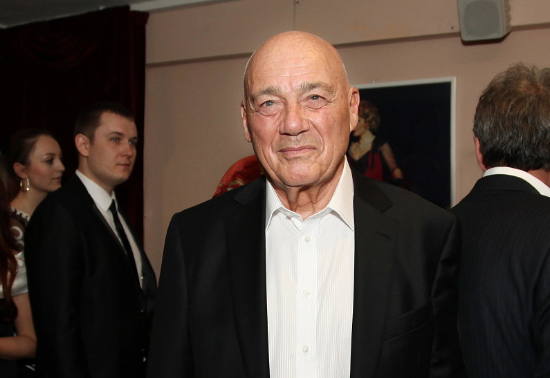 Владимир Познер признался, что бил дочь