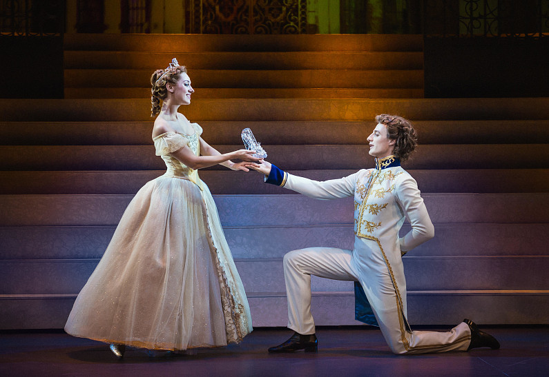 Ко Дню влюбленных: мюзикл «Золушка» поможет сделать предложение руки и сердца