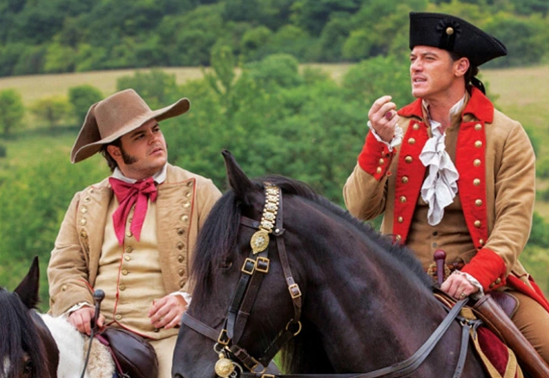 Один из персонажей новой сказки «Красавица и Чудовище» оказался геем