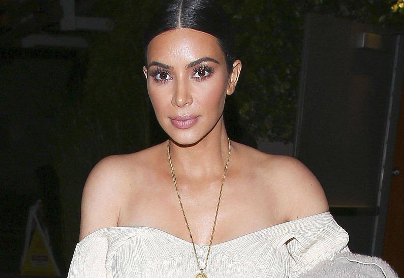 Ким Кардашьян готова сделать операцию ради зачатия третьего ребенка