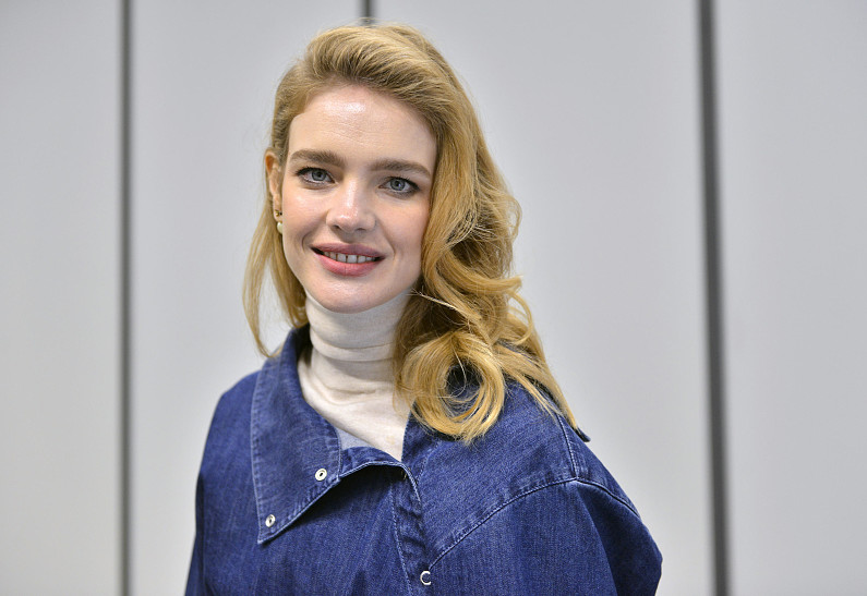 Наталья Водянова приняла участие в парижском полумарафоне в пользу детей с аутизмом