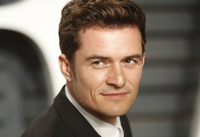 Не любит быть один: Орландо Блум начал ходить на свидания