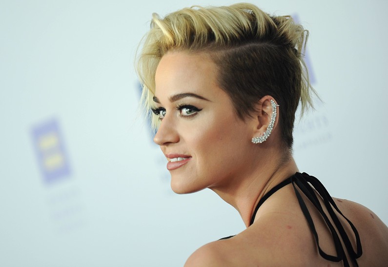 Кэти Перри стала похожа на Джастина Бибера (ФОТО)