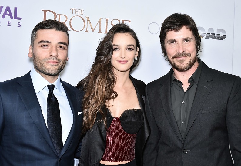 Кристиан Бейл, Оскар Айзек и Шарлотта Ле Бон на премьере фильма «Обещание»