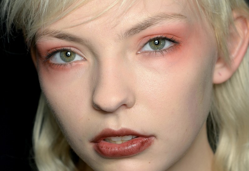 5 весенних бьюти-тенденций, которые сэкономят вам время на сборы