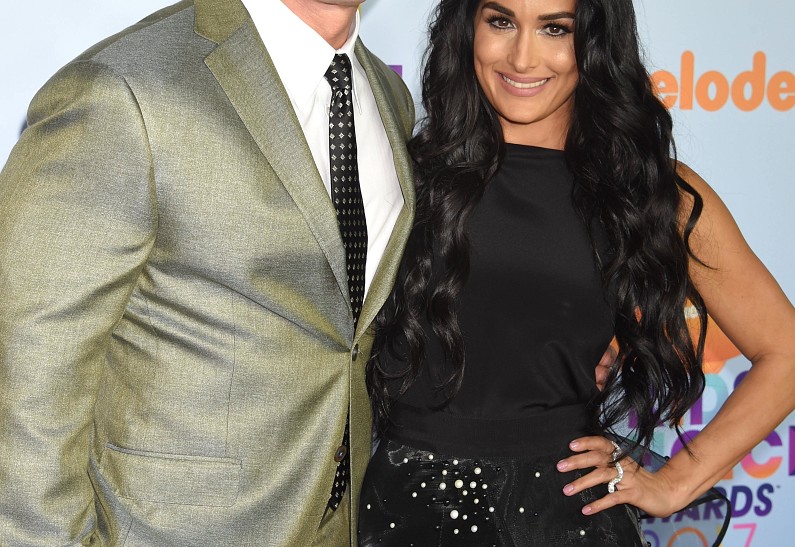 Рестлер Джон Сина сделал своей девушке предложение на ринге