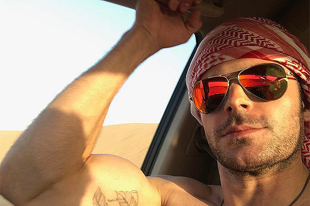 Зак Эфрон похвастался своими бицепсами на отдыхе в ОАЭ