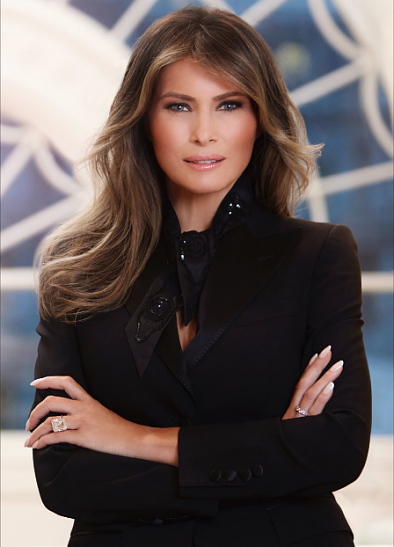 Меланию Трамп упрекнули за демонстрацию бриллиантового кольца