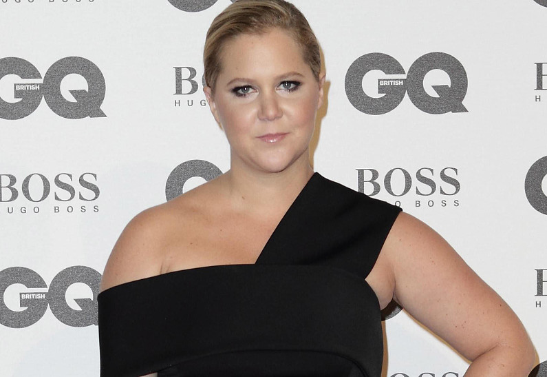 Эми Шумер: «Родители заставляли меня думать, что я гениальная супермодель»