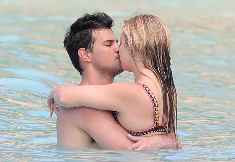 Это любовь: Билли Лурд и Тейлора Лотнера запечатлели во время страстных поцелуев на пляже