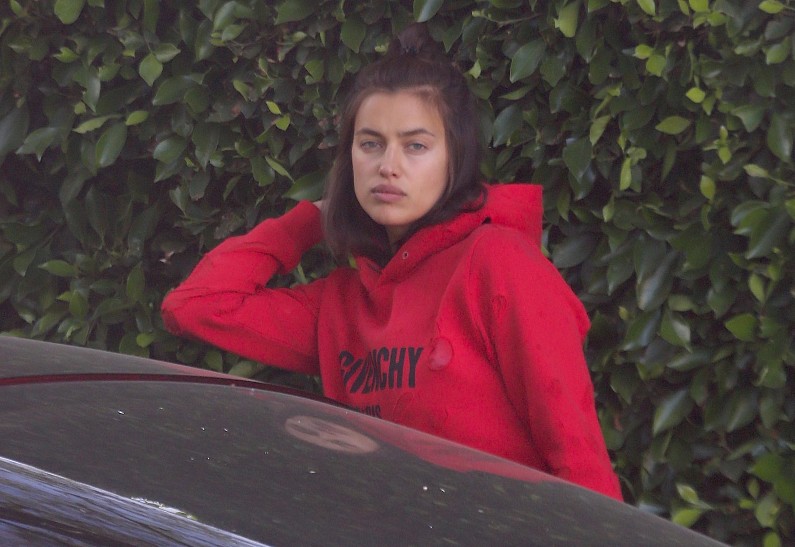 Ирина Шейк и Брэдли Купер прокатились на мотоцикле