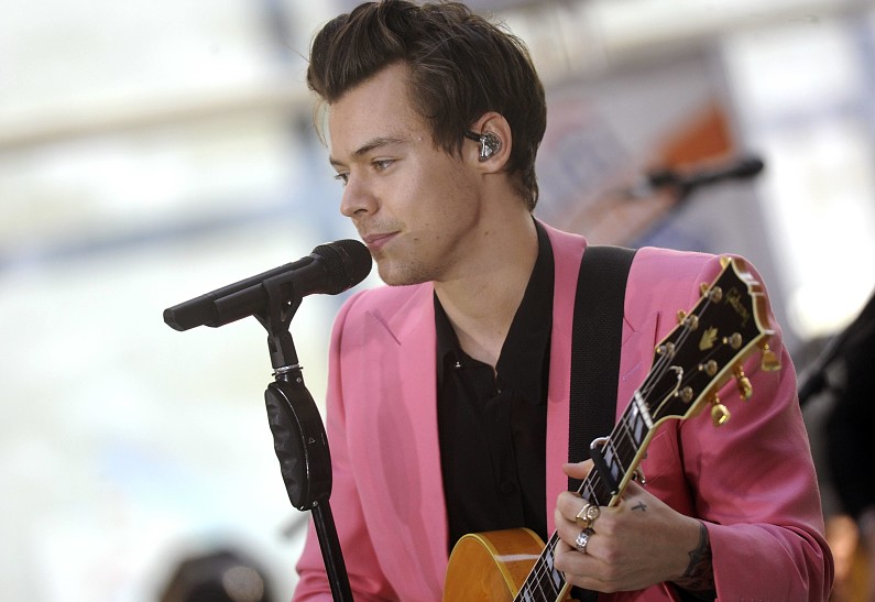 Гарри Стайлз представил свой дебютный сольный альбом