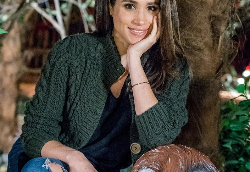 Меган Маркл прибыла в Лондон, чтобы сопровождать принца Гарри на свадьбе Пиппы Миддлтон