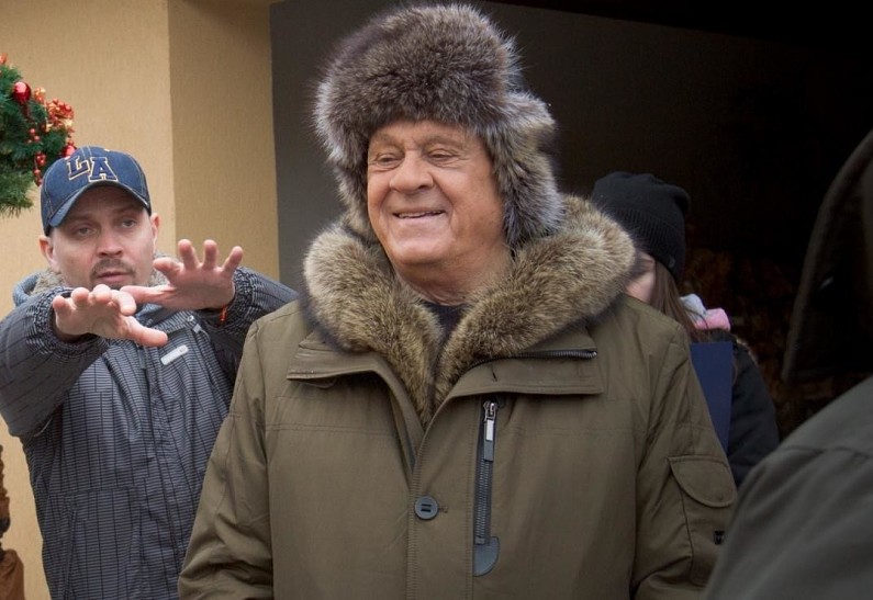 Владимир Меньшов и Константин Крюков на съемках «Дед Морозов или королевство кривых родственников»