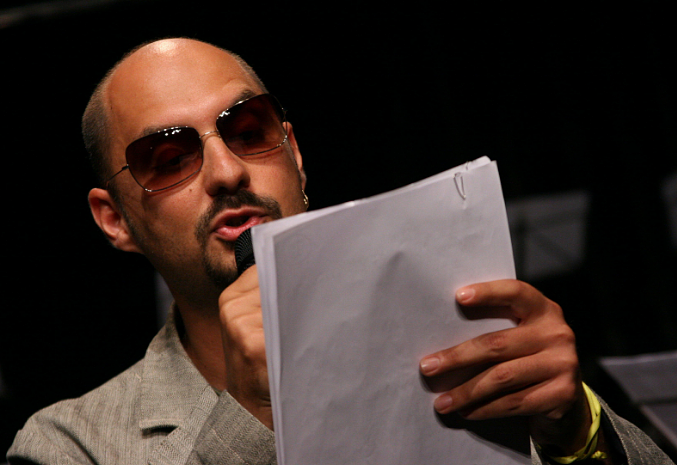 Кирилла Серебренникова отпустили из СК в статусе свидетеля по делу о хищении