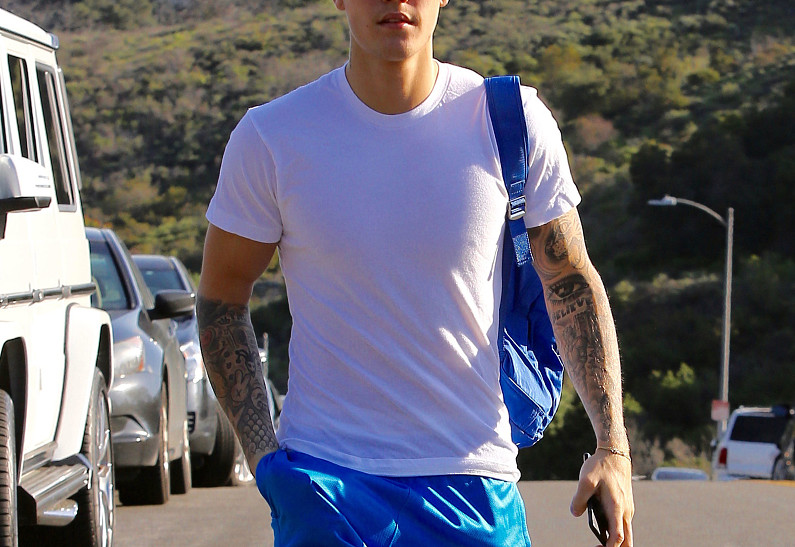 Поклонники Джастина Бибера просят его отменить выступления в Великобритании