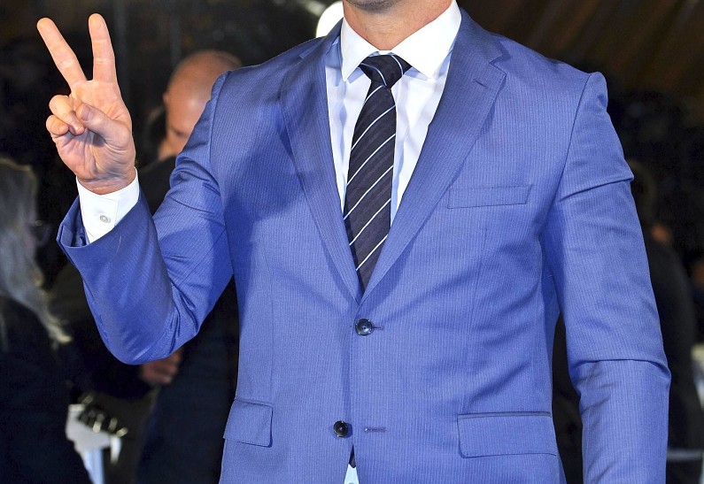 Крис Пратт извинился перед поклонниками на языке жестов