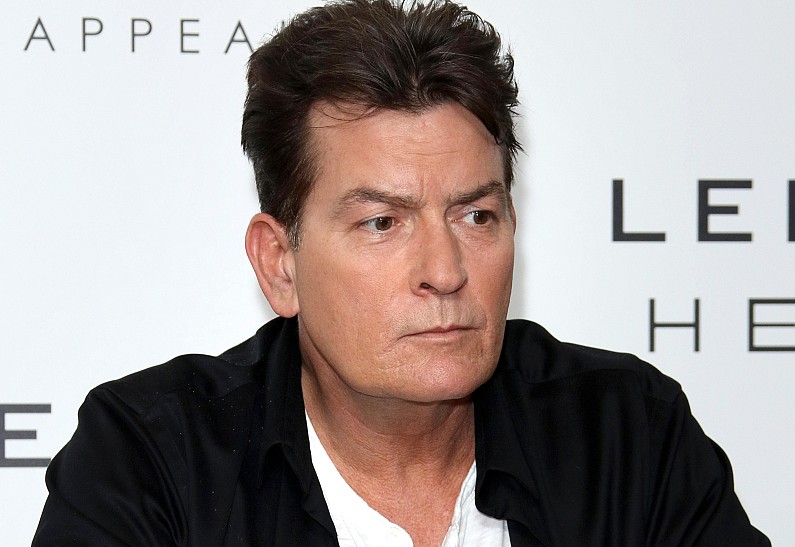 Чарли Шин рассказал об успехах в борьбе с ВИЧ