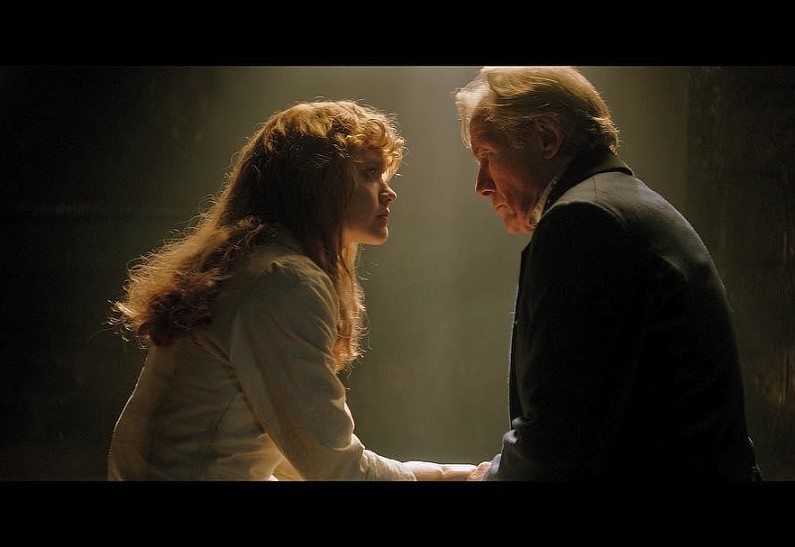 Билл Найи, Оливия Кук и другие в трейлере «Лаймхаус Голем»