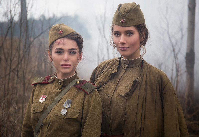 Анна Хилькевич, Юлия Паршута и другие звезды приняли участие в патриотическом проекте «Месяц май»