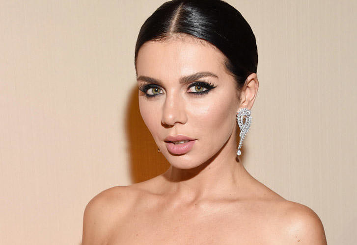 Анна Седокова впервые показала своего новорожденного сына