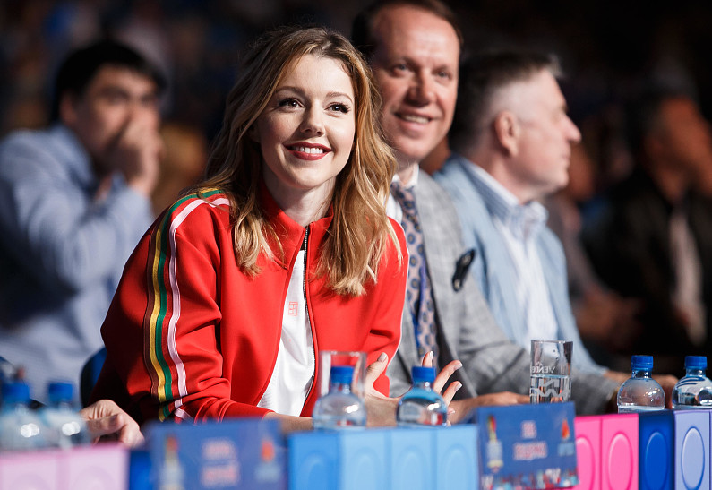 Юлианна Караулова, Алексей Воробьев, Нюша открыли в Крыму «Детскую Новую волну»